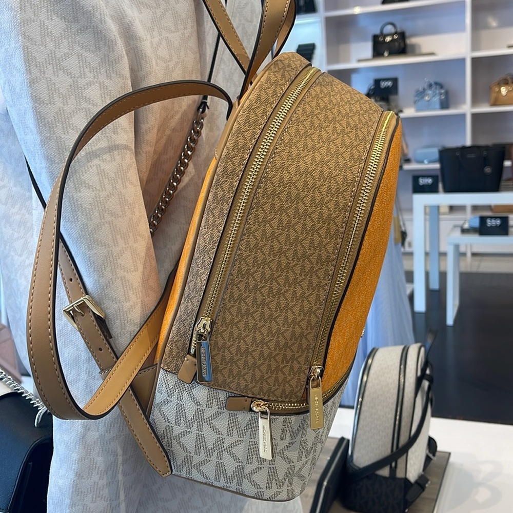 MICHAEL KORS Rhea Medm Zip Color-Block Signature Logo Backpack
POP ORNG MLT
NWT - Picture 13 of 16